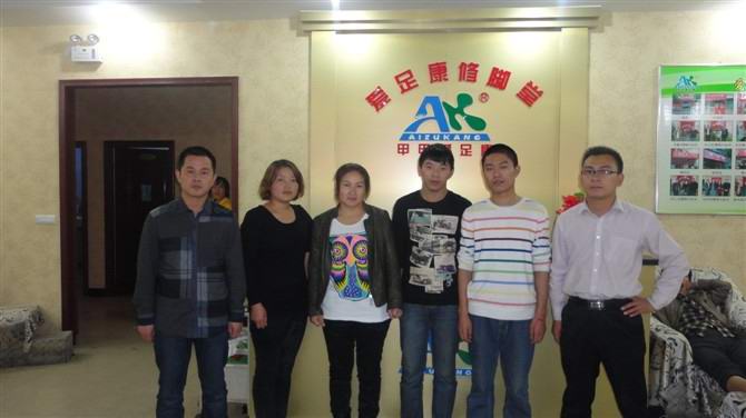 10月28日熱烈祝賀宜陽加盟商在總部培訓(xùn)學(xué)習(xí)！