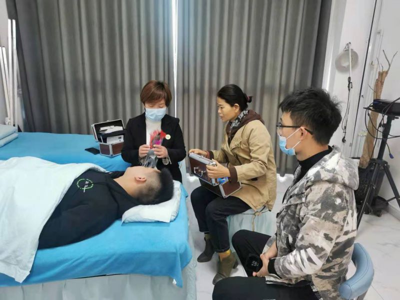 熱烈歡迎來自重慶，邯鄲，許昌等家人們前來愛足康總部參加第33期30分鐘祛灰甲+可視采耳，大家認(rèn)真聽講，積極互動，受益匪淺