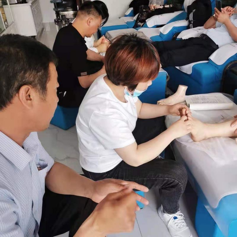 愛足康第44期公益培訓(xùn)班，歡迎來自河北，山西，焦作家人們前來學(xué)習(xí)30分鐘祛灰甲+棒法足療，大家受益匪淺