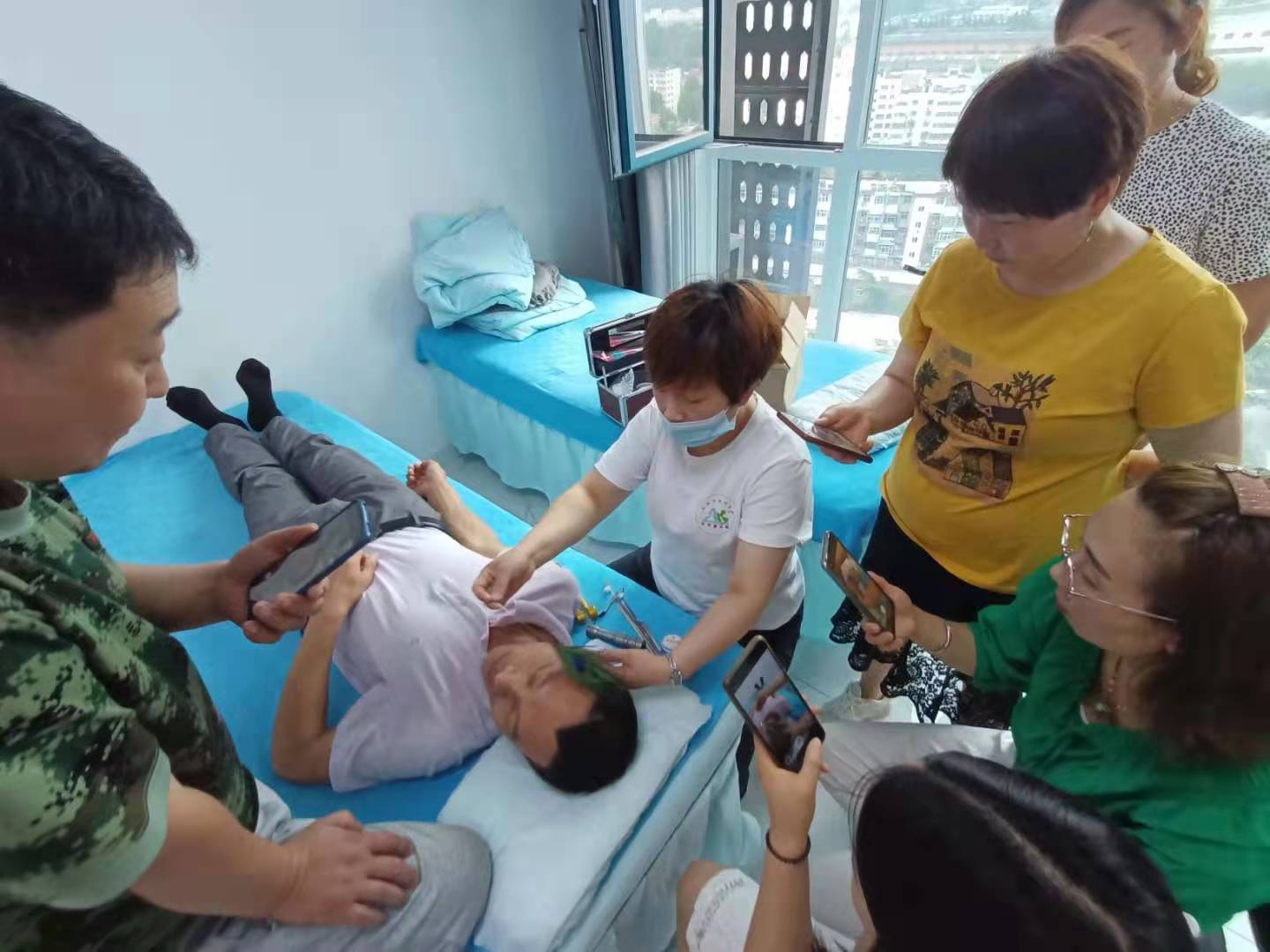 愛足康《30分鐘祛除灰指甲》第50期公益培訓(xùn)班 歡迎來自陜西、駐馬店、鄭州、南陽、汝陽、等家人們前來愛足康總部參加公益培訓(xùn)